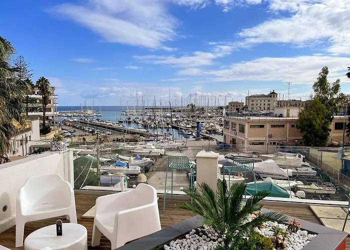 Regina Margherita - Bed And Breakfast & Rooftop Lounge Bar